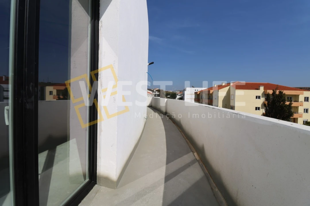 Apartamento T4 para Venda em Lourinhã e Atalaia Foto 17