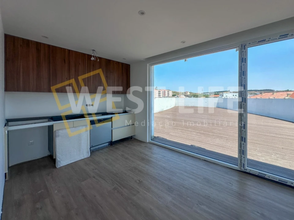 Apartamento T4 para Venda em Lourinhã e Atalaia Foto 2