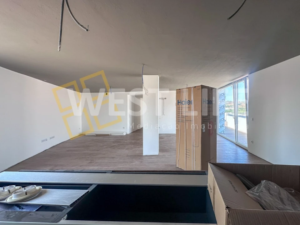 Apartamento T4 para Venda em Lourinhã e Atalaia Foto 8