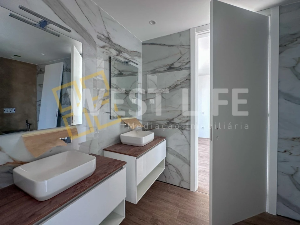 Apartamento T4 para Venda em Lourinhã e Atalaia Foto 17