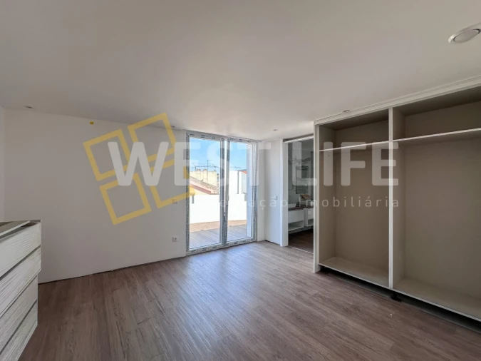 Apartamento T4 para Venda em Lourinhã e Atalaia Foto 13