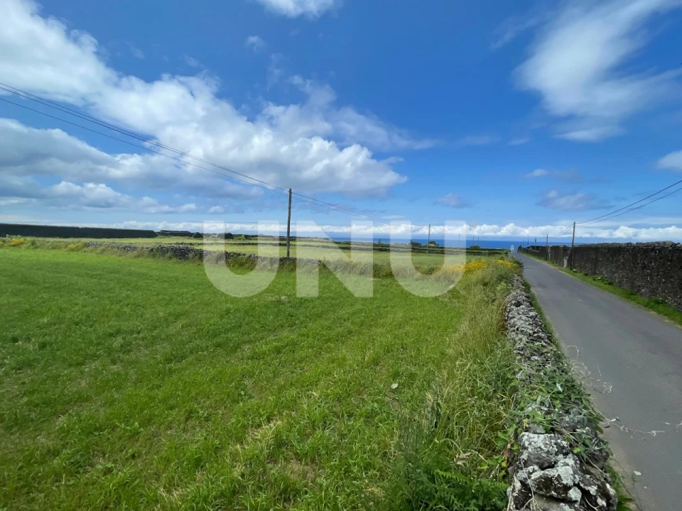 Terreno Agricola ou Rústico para Venda em Calhetas Foto 1