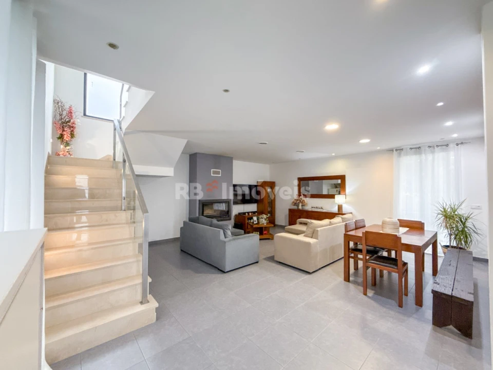 Moradia T5 para Venda em Vila Nova da Barquinha Foto 1