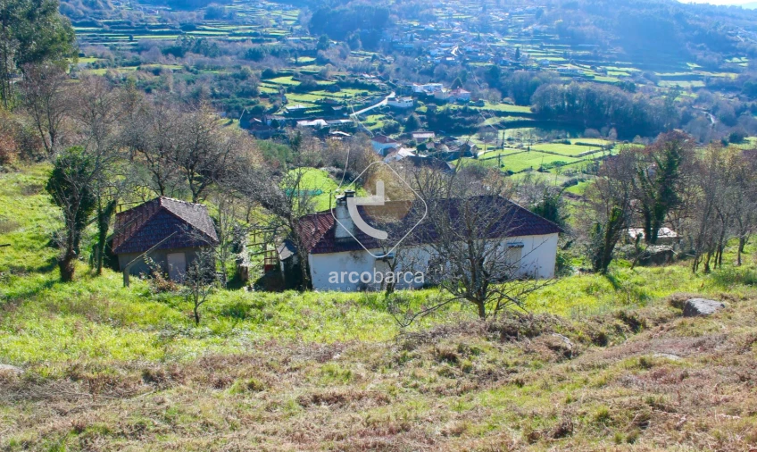 Moradia T2 para Venda em Insalde e Porreiras Foto 1