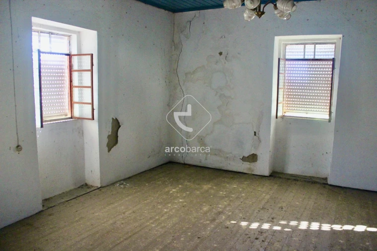 Moradia T2 para Venda em Insalde e Porreiras Foto 16