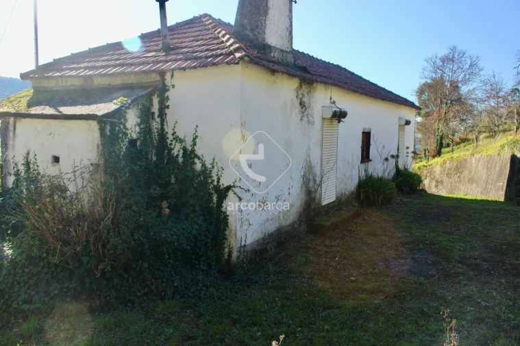 Moradia T2 para Venda em Insalde e Porreiras Foto 3