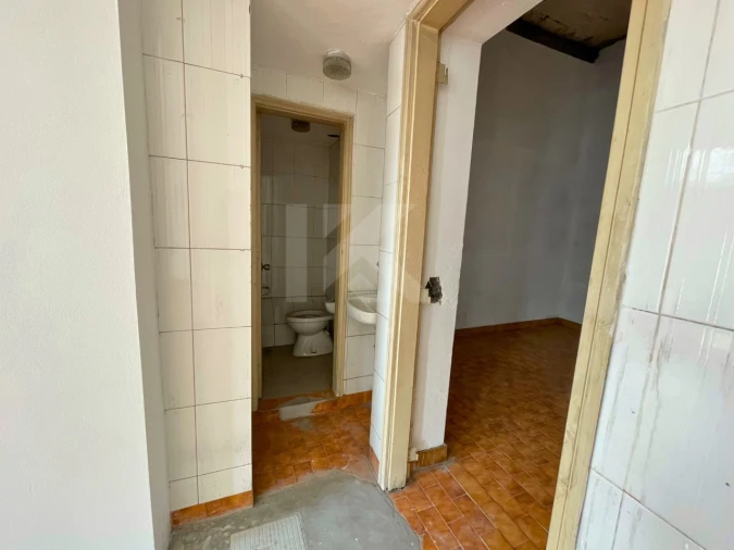 Loja para Arrendamento em Camara de Lobos Foto 8