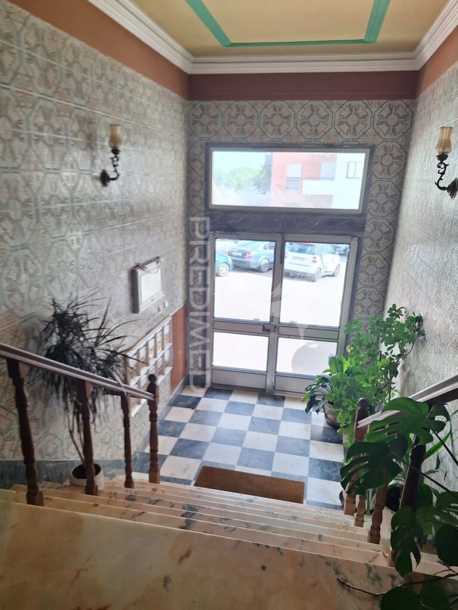 Apartamento T1 para Venda em Ramada e Caneças Foto 3