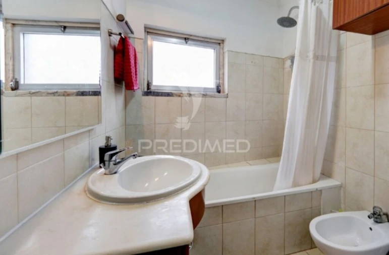 Apartamento T1 para Venda em Ramada e Caneças Foto 5