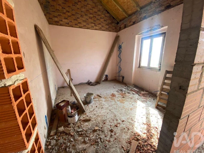 Moradia T3 para Venda em Campelos e Outeiro da Cabeça Foto 9