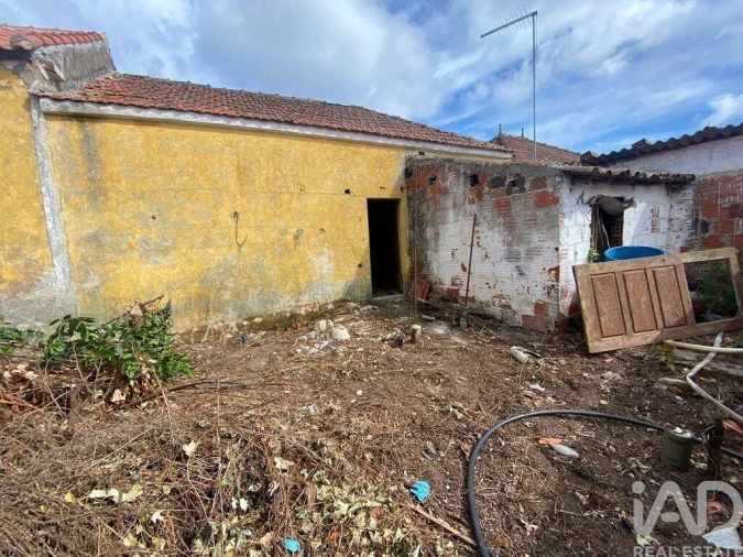 Moradia T3 para Venda em Campelos e Outeiro da Cabeça Foto 2