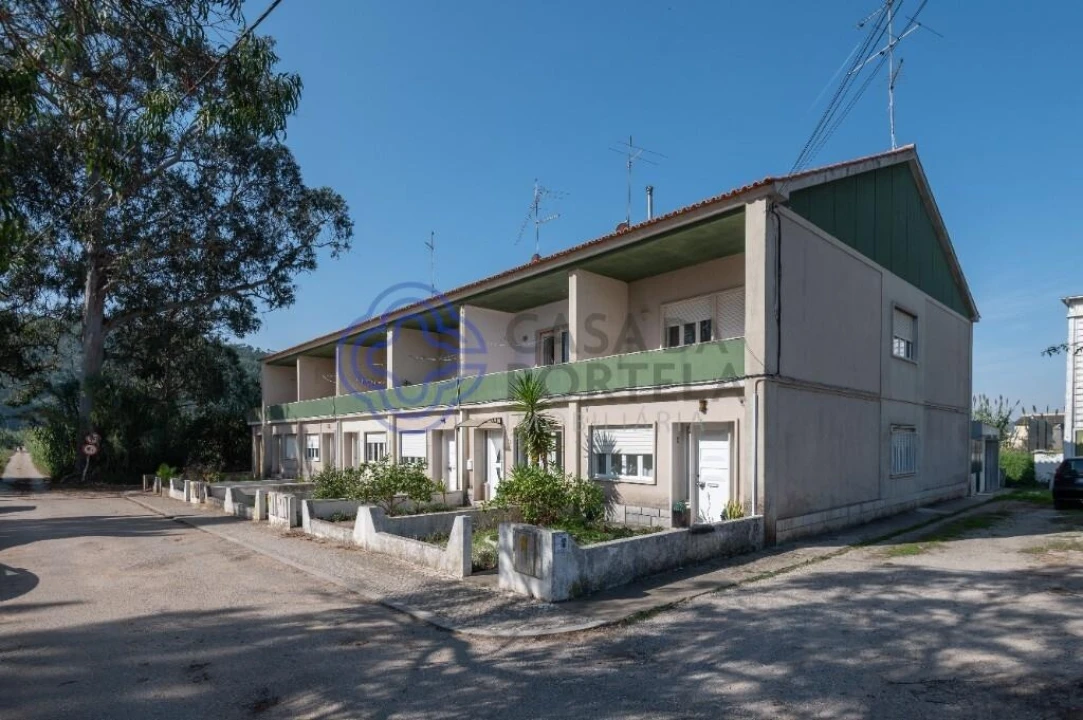 Moradia T2 para Venda em Valado dos Frades Foto 5