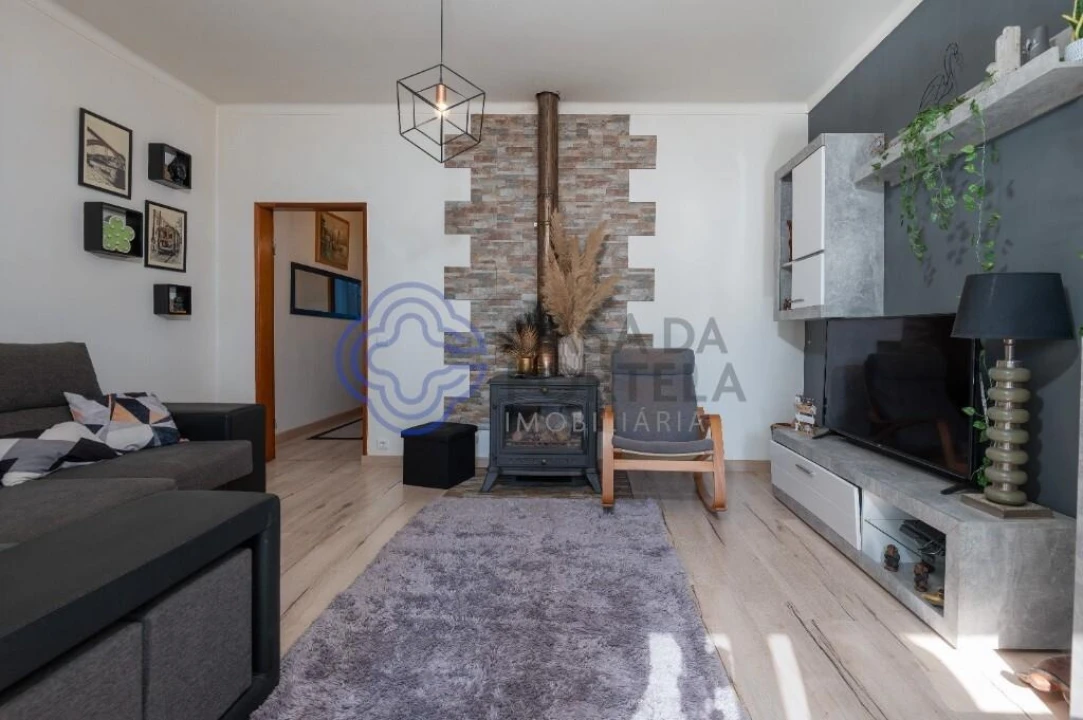 Moradia T2 para Venda em Valado dos Frades Foto 13