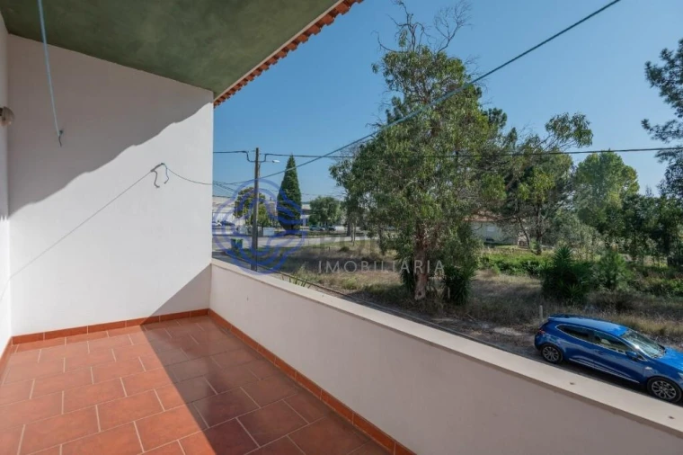 Moradia T2 para Venda em Valado dos Frades Foto 24