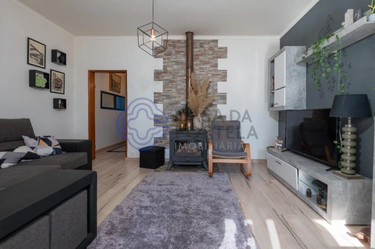 Moradia T2 para Venda em Valado dos Frades Foto 13