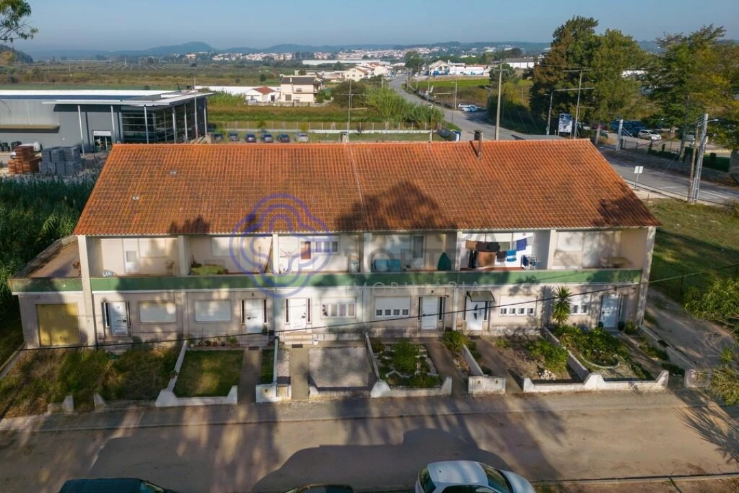 Moradia T2 para Venda em Valado dos Frades Foto 4