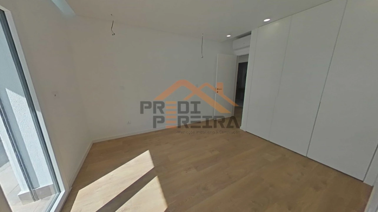 Apartamento T3 para Venda em Ramada e Caneças Foto 21