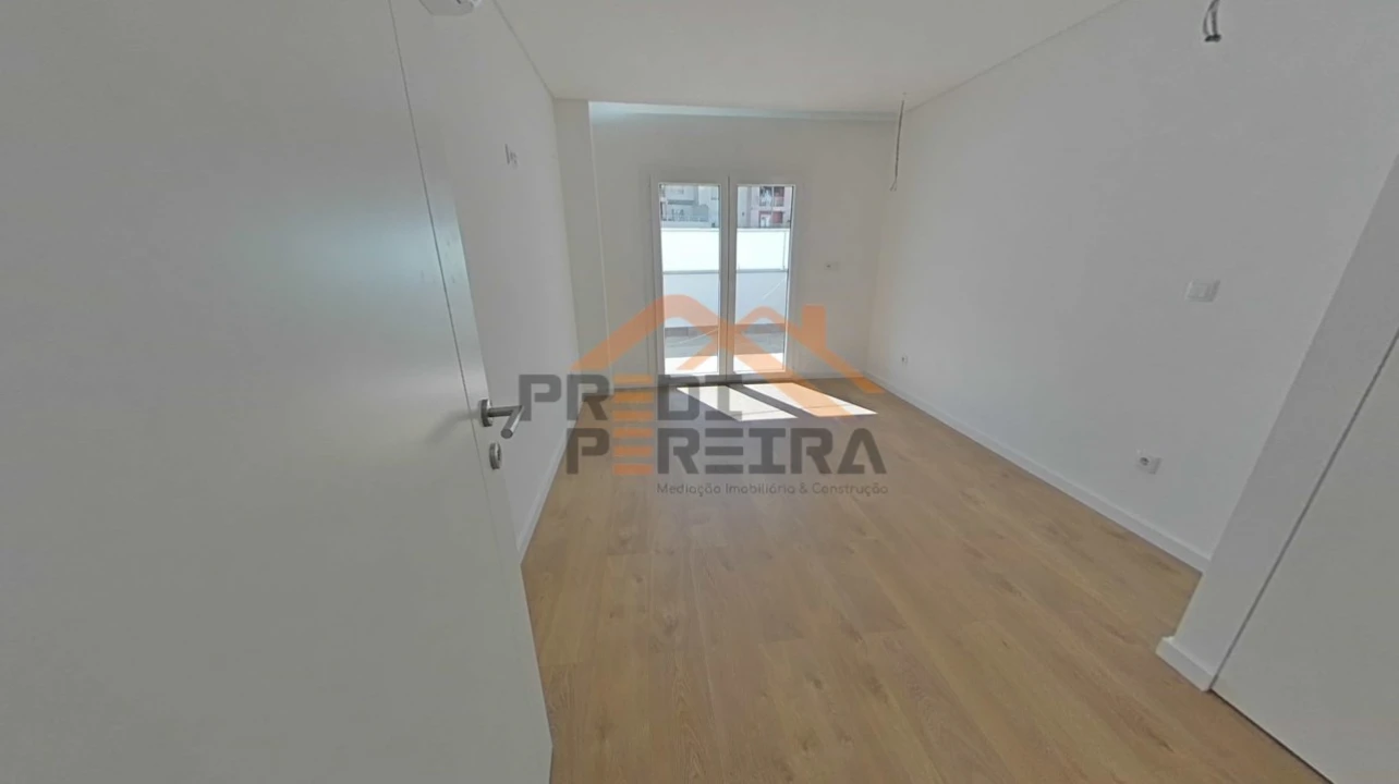 Apartamento T3 para Venda em Ramada e Caneças Foto 25