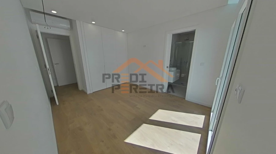 Apartamento T3 para Venda em Ramada e Caneças Foto 36