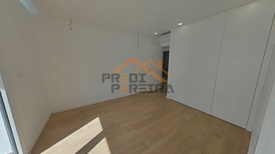 Apartamento T3 para Venda em Ramada e Caneças Foto 39