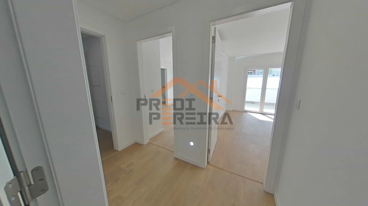 Apartamento T3 para Venda em Ramada e Caneças Foto 20