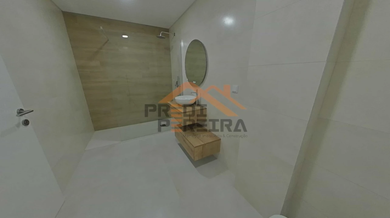 Apartamento T3 para Venda em Ramada e Caneças Foto 31