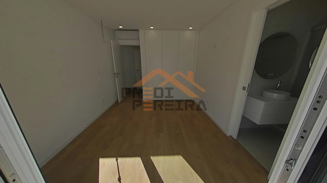 Apartamento T3 para Venda em Ramada e Caneças Foto 36