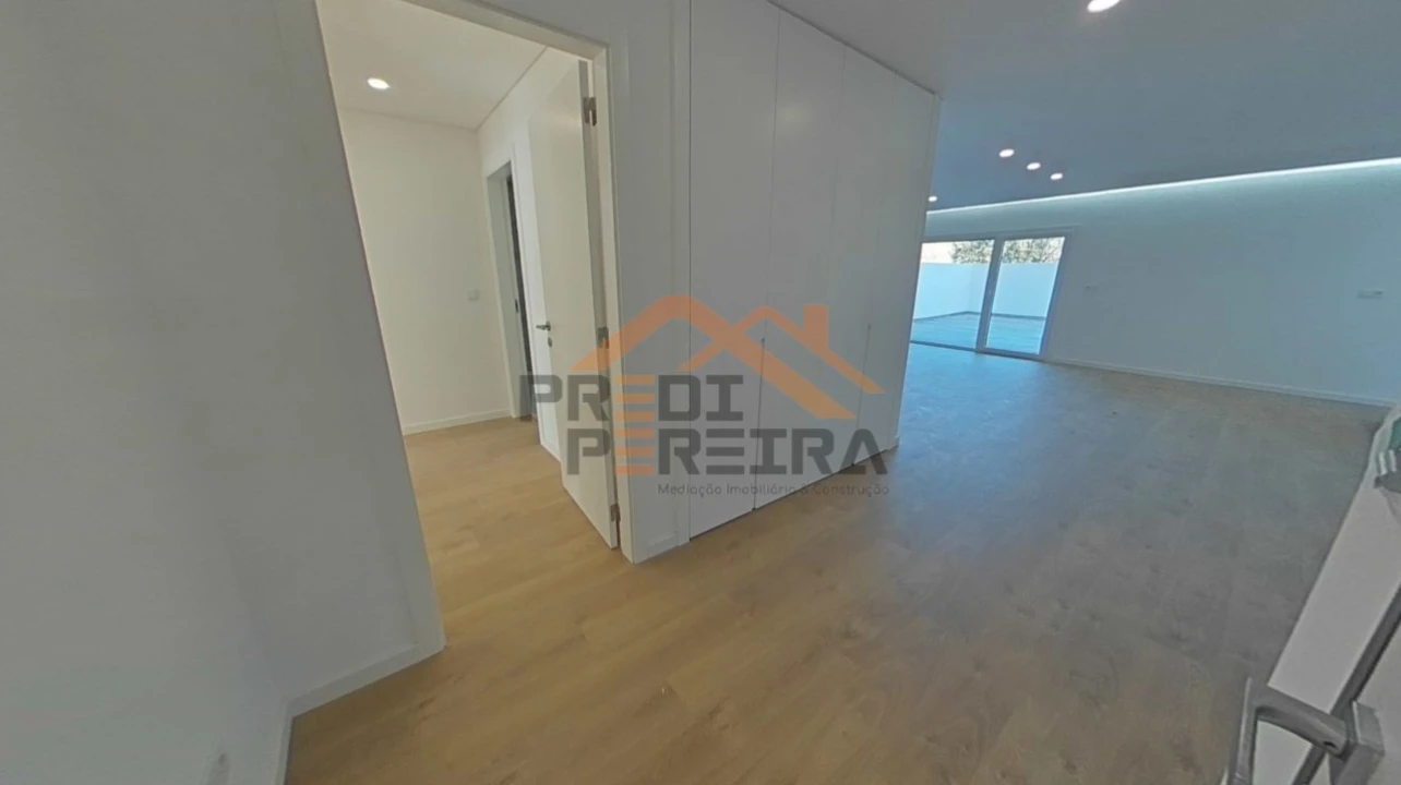 Apartamento T3 para Venda em Ramada e Caneças Foto 41