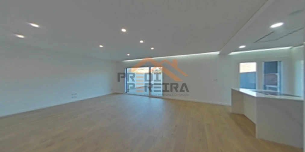 Apartamento T3 para Venda em Ramada e Caneças Foto 2