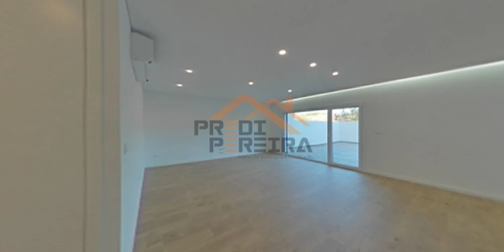 Apartamento T3 para Venda em Ramada e Caneças Foto 4