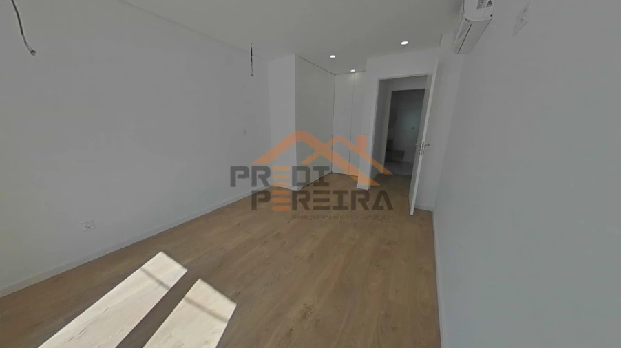 Apartamento T3 para Venda em Ramada e Caneças Foto 22