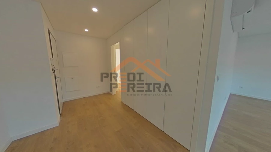 Apartamento T3 para Venda em Ramada e Caneças Foto 25