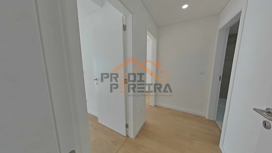 Apartamento T3 para Venda em Ramada e Caneças Foto 32