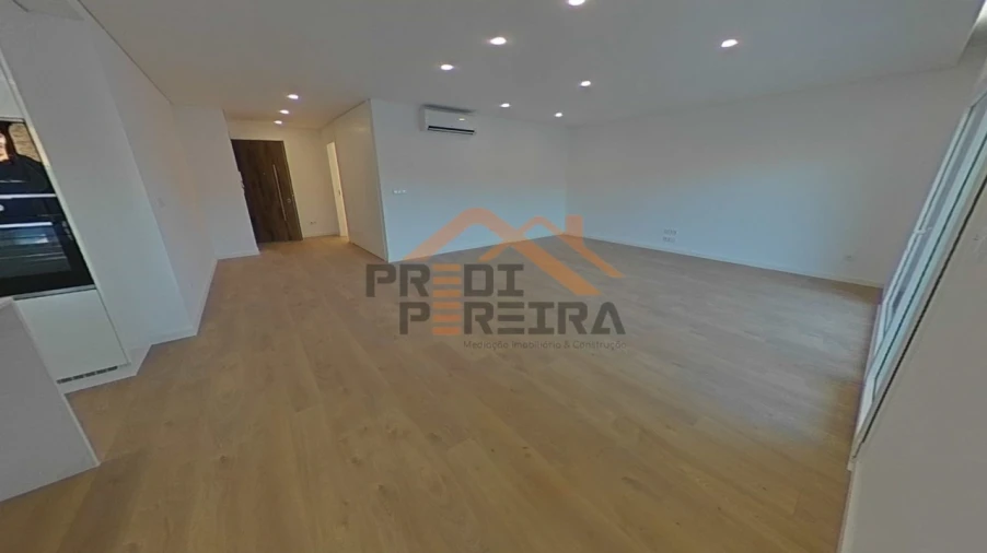 Apartamento T3 para Venda em Ramada e Caneças Foto 40