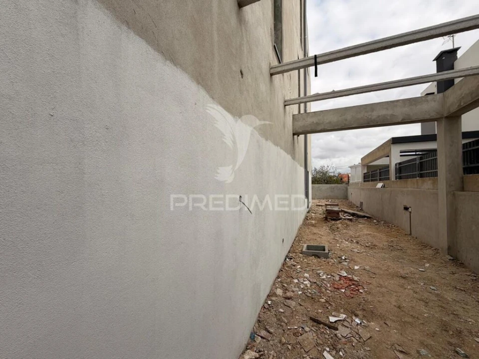 Moradia T4 para Venda em Fernao Ferro Foto 3