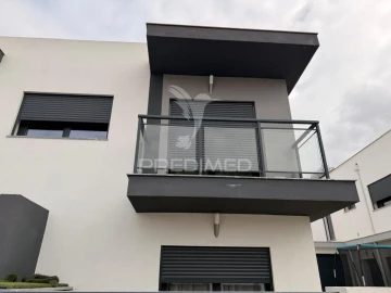 Moradia T4 para Venda em Fernao Ferro