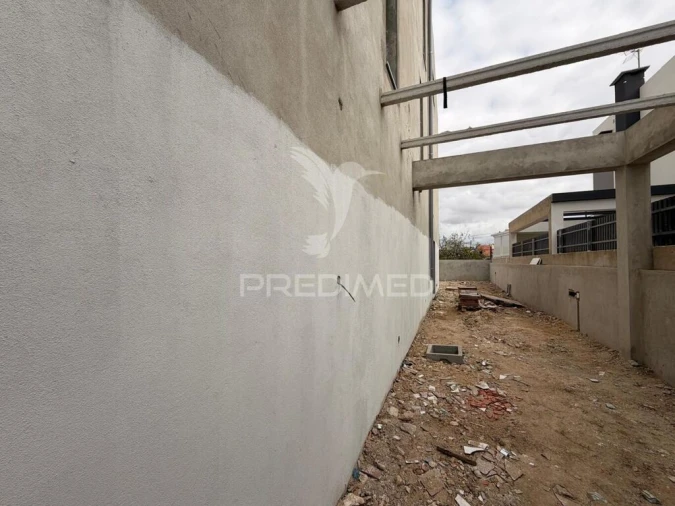 Moradia T4 para Venda em Fernao Ferro Foto 3