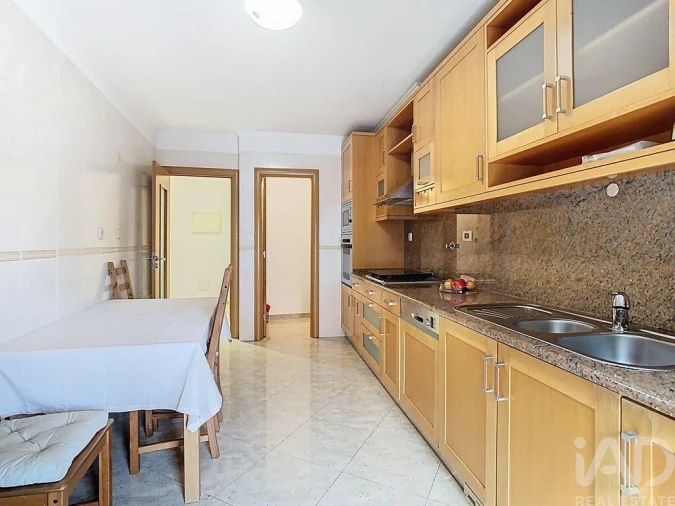 Apartamento T2 para Arrendamento em Odivelas Foto 4