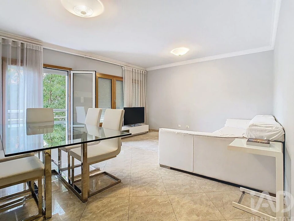 Apartamento T2 para Arrendamento em Odivelas Foto 9