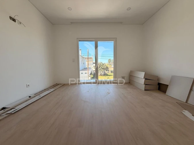 Moradia T4 para Venda em Fernao Ferro Foto 15