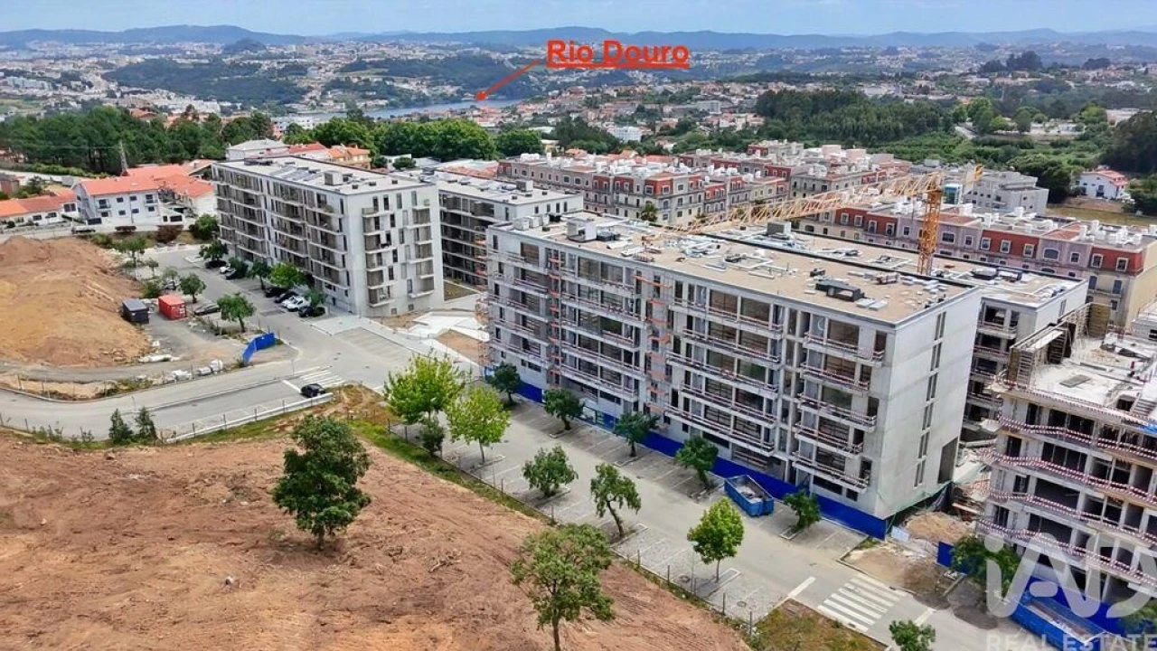 Apartamento T2 para Venda em Oliveira do Douro Foto 1