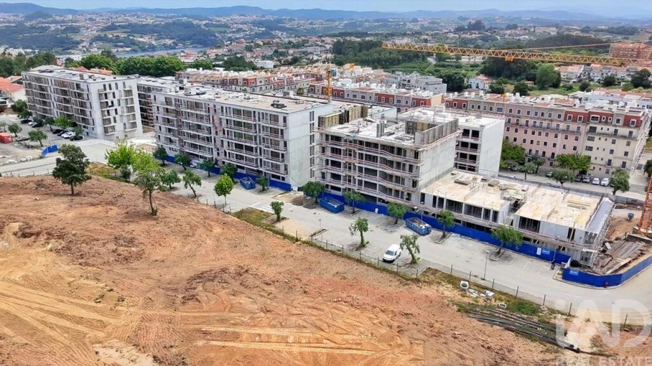Apartamento T2 para Venda em Oliveira do Douro Foto 17