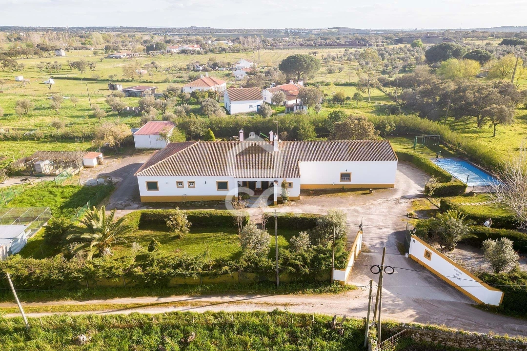 Quinta T6 para Venda em Malagueira e Horta das Figueiras Foto 9