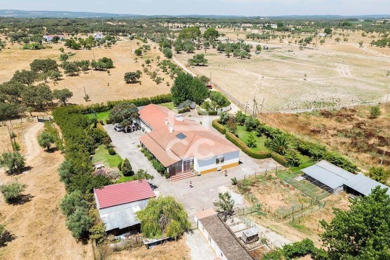 Quinta T6 para Venda em Malagueira e Horta das Figueiras Foto 84