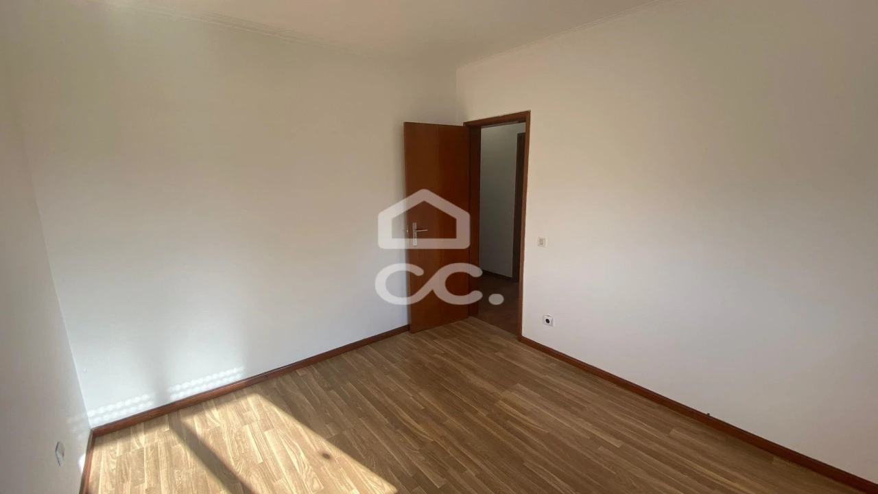 Terreno para Venda em Azurem Foto 19