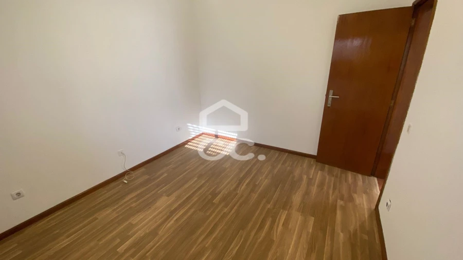 Terreno para Venda em Azurem Foto 17