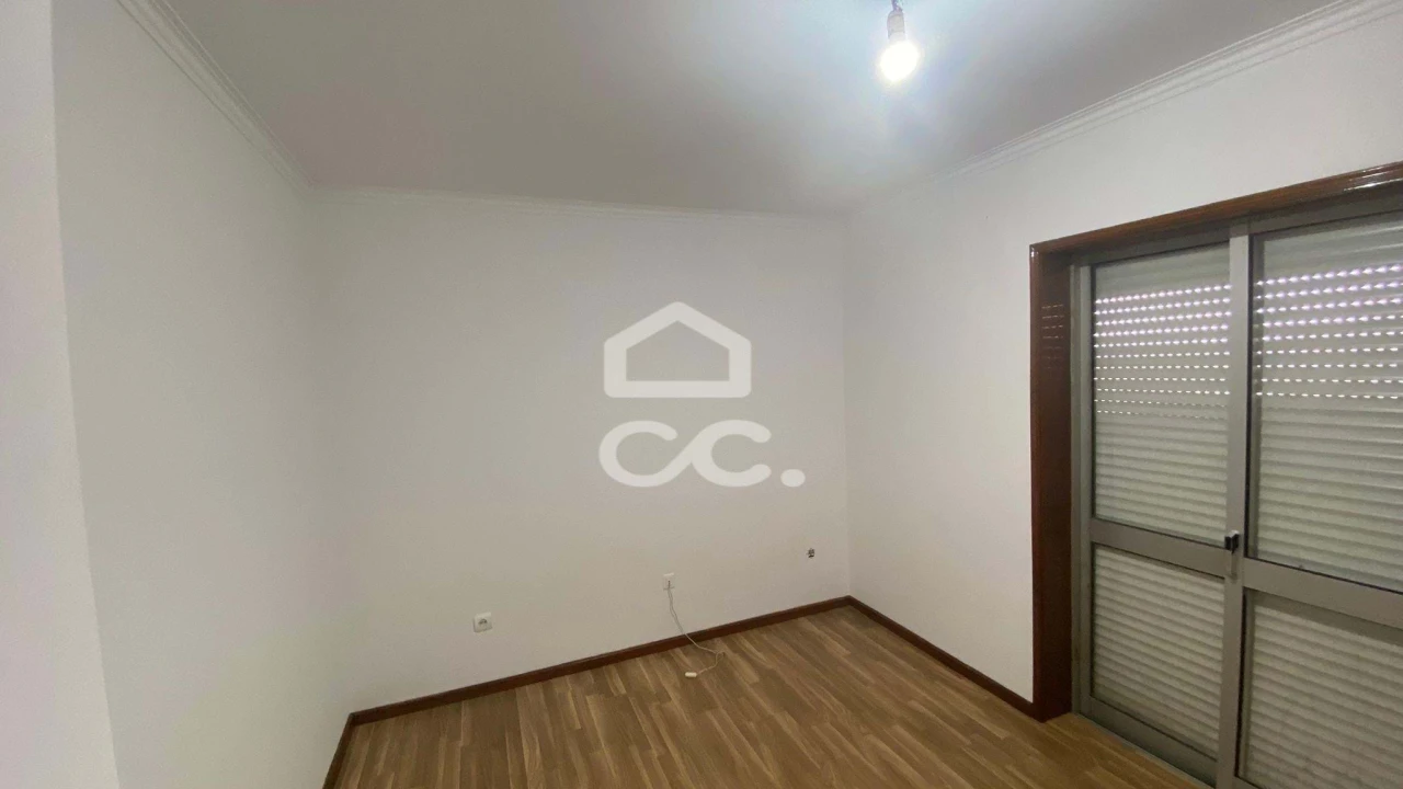 Terreno para Venda em Azurem Foto 26