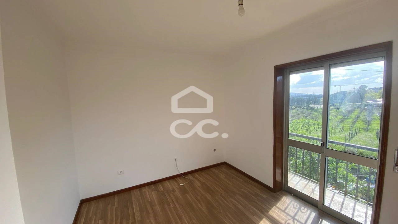 Terreno para Venda em Azurem Foto 24