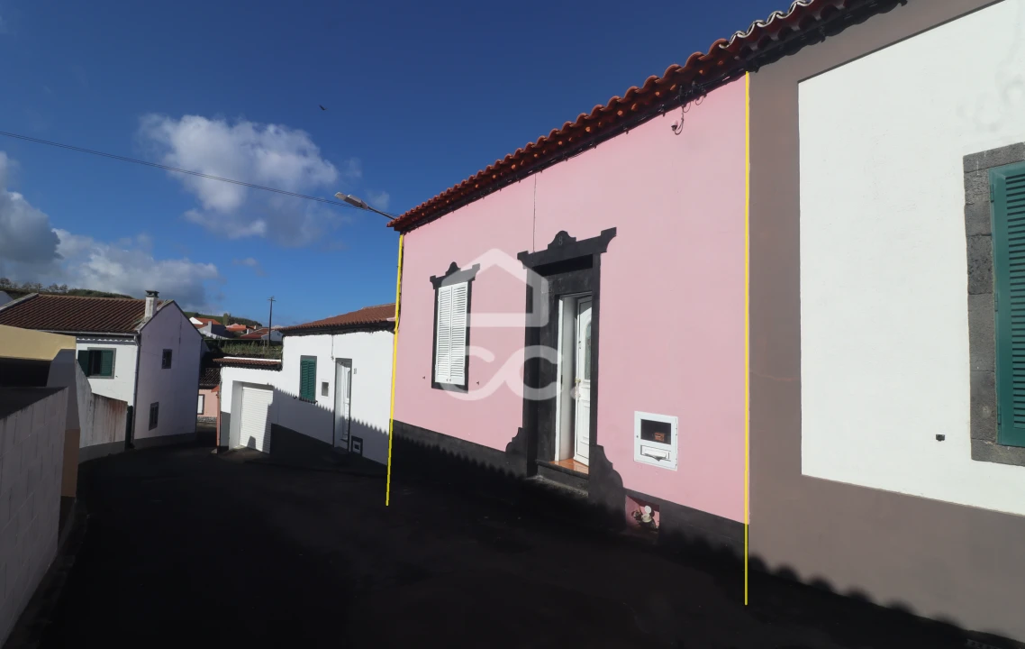 Moradia T3 para Venda em Fenais da Ajuda Foto 7