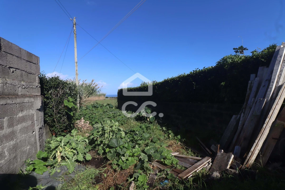 Moradia T3 para Venda em Fenais da Ajuda Foto 14